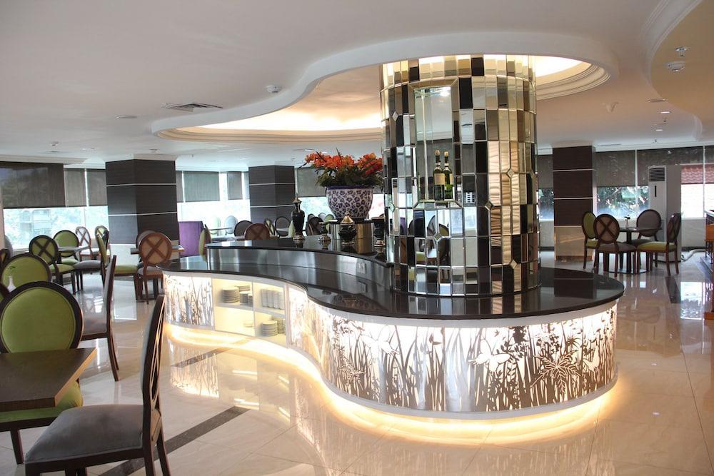 Treva International Hotel Jakarta Ngoại thất bức ảnh