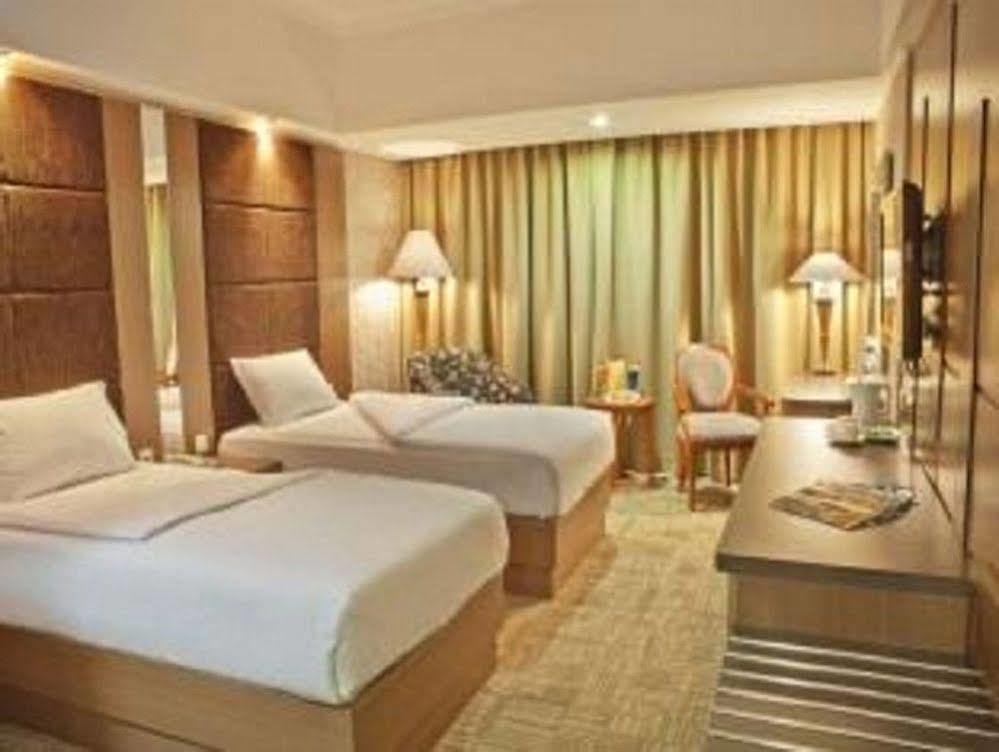 Treva International Hotel Jakarta Ngoại thất bức ảnh