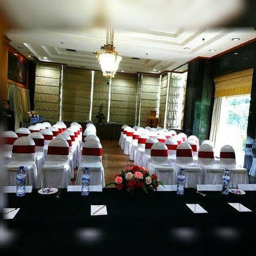 Treva International Hotel Jakarta Ngoại thất bức ảnh